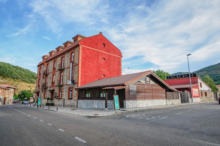 Albergue Cueva de Valporquero (ALQUILER COMPLETO)